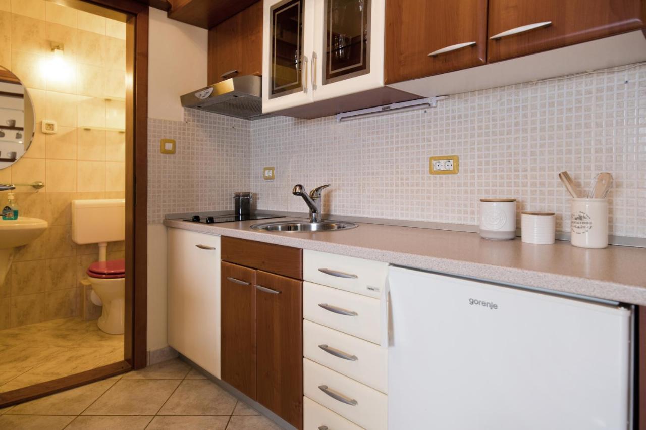 Apartman Mediterraneo Supetar Eksteriør bilde