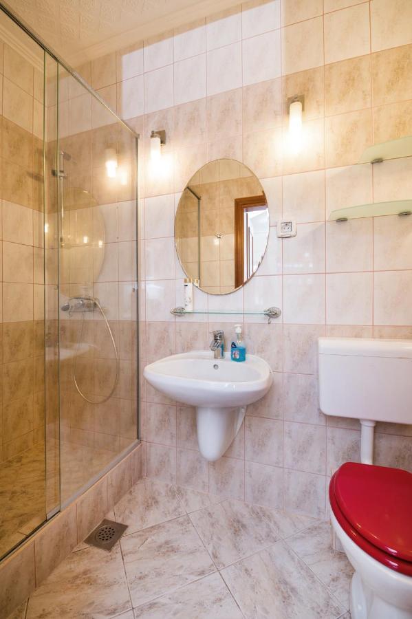 Apartman Mediterraneo Supetar Eksteriør bilde